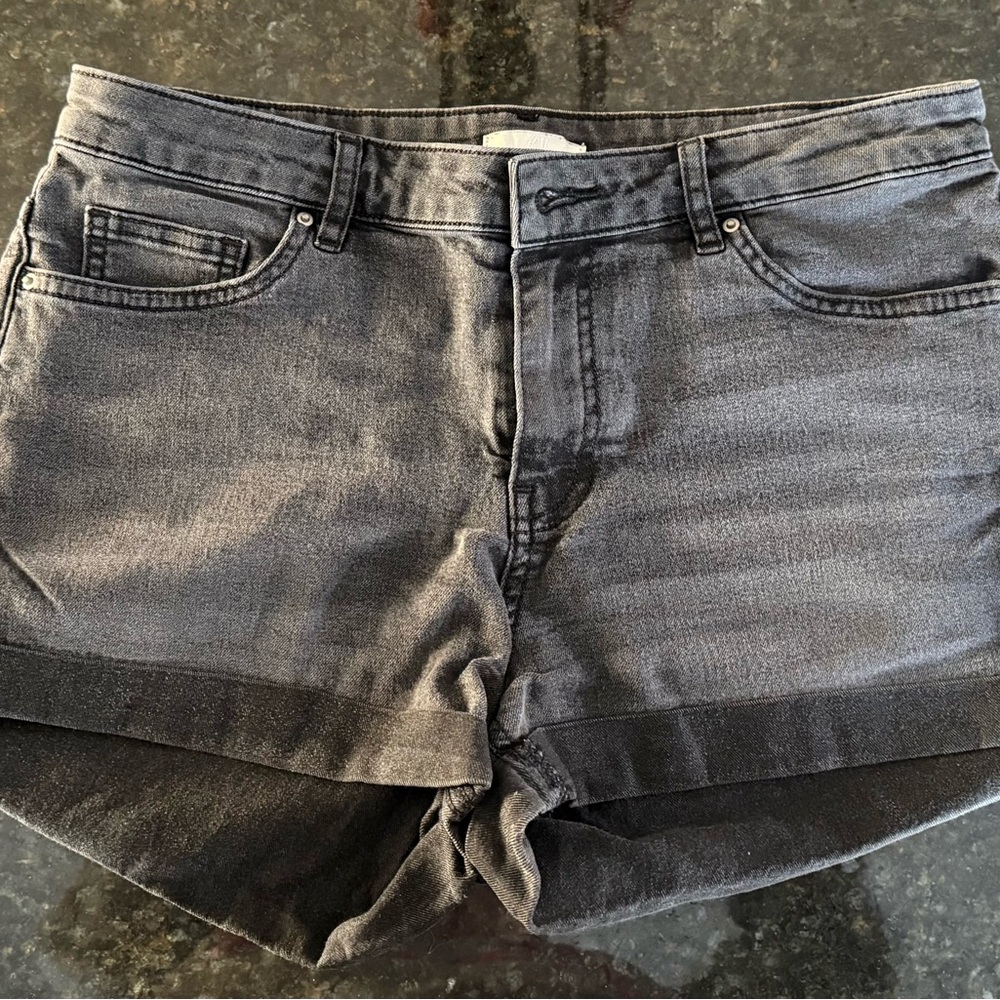 H&M Women's Denim and Striped Shorts Trio - Picture 8 of 10